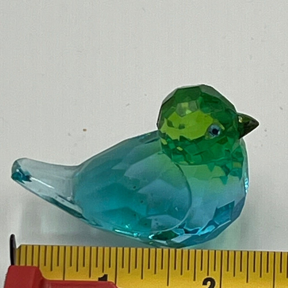 Bird Figurines Set of 2 Red Blue Green Very Good Miniature Decor - Picture 5 of 6